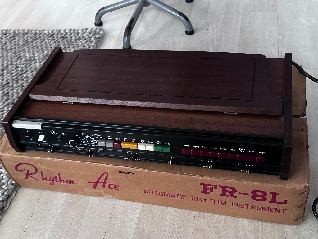 Roland / Acetone FR-8L, Ophalen, Zo goed als nieuw, Roland