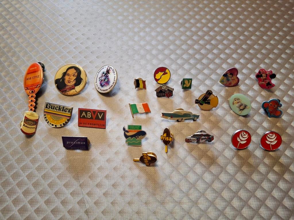 Pins allerlei 5euro, Verzamelen, Speldjes, Pins en Buttons, Ophalen of Verzenden, Zo goed als nieuw