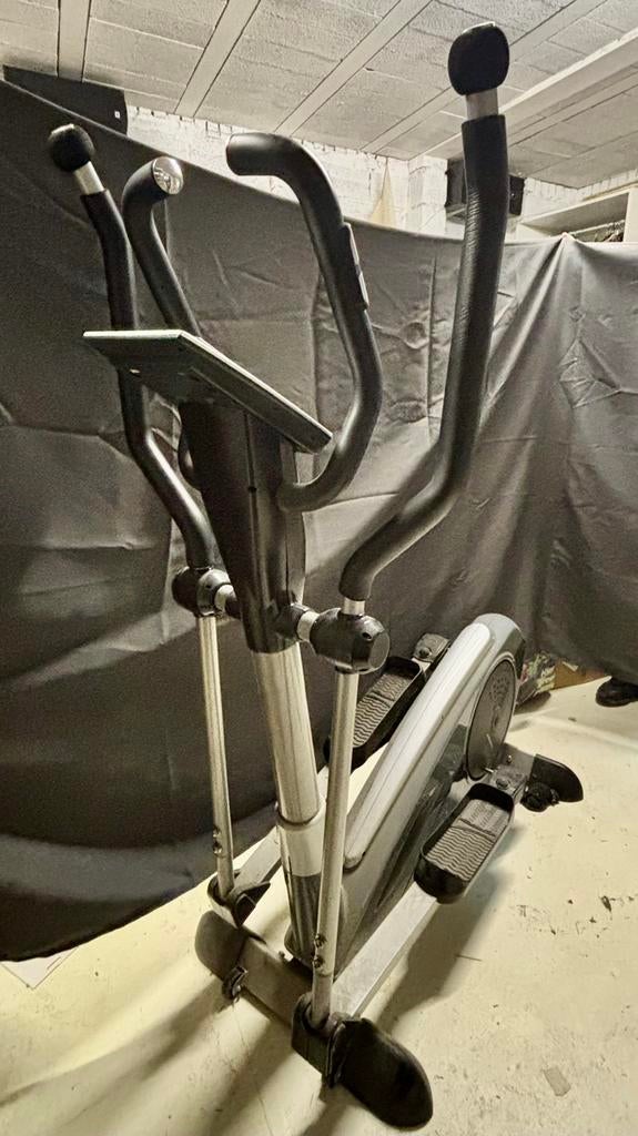 Velo elliptique, Sports & Fitness, Équipement de fitness, Enlèvement, Comme neuf