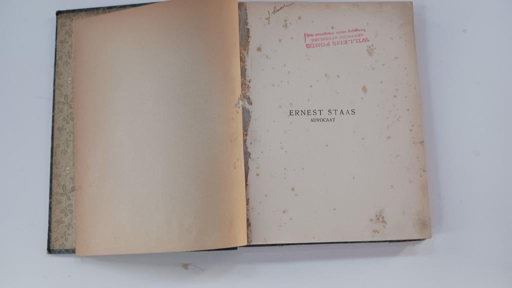 Ernest Staas roman, Ophalen