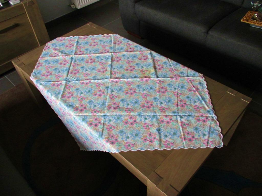 Mooie nieuwe tafelnap met bloemenmotief, Ophalen, Zo goed als nieuw