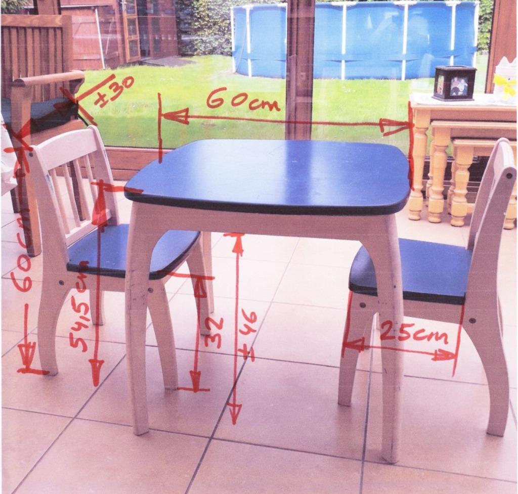 Kindertafeltje met 2 bijhorende stoeltjes (stevig gebouwd), Ophalen, Gebruikt, Tafel(s) en Stoel(en)