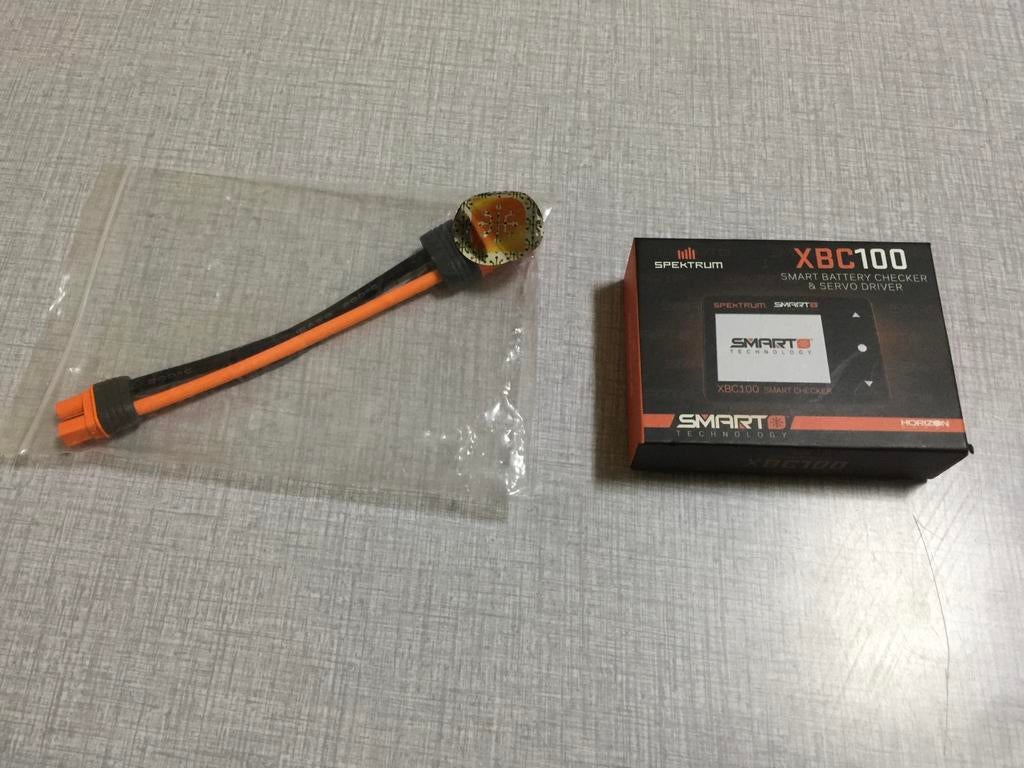Splinternieuwe Spektrum XBC 100 + Adapter: IC3-batterij/IC5, Hobby en Vrije tijd, Modelbouw | Radiografisch | Overige, Zo goed als nieuw