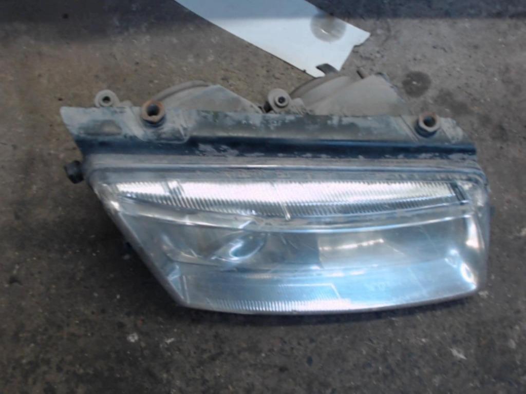 Optique avant droit Volkswagen Passat IV 1996-2000 LP/13605, Autos : Pièces & Accessoires, Enlèvement ou Envoi, Utilisé, Volkswagen
