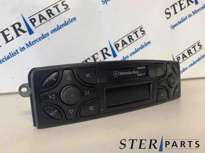 Radio/Lecteur CD d'un Mercedes C-Klasse, Enlèvement ou Envoi, 3 mois de garantie, Utilisé, Mercedes-Benz