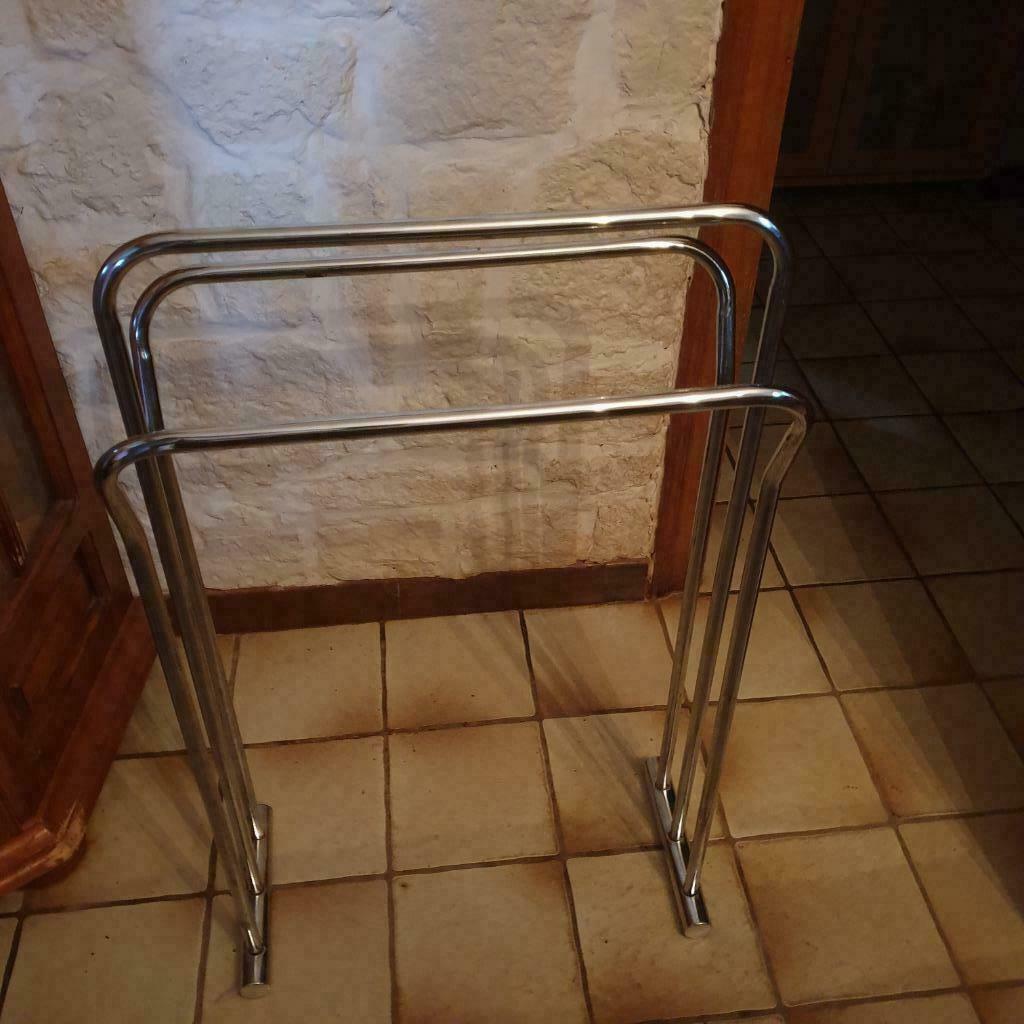 Porte serviette sur pieds 3 barres, Huis en Inrichting, Badkamer | Badtextiel en Accessoires, Zo goed als nieuw, Handdoek, Ophalen of Verzenden