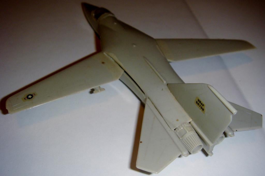 Maquette de General Dynamics F-111 Aardvark au 1/87, Overige merken, 1:72 tot 1:144, Gebruikt, Ophalen of Verzenden