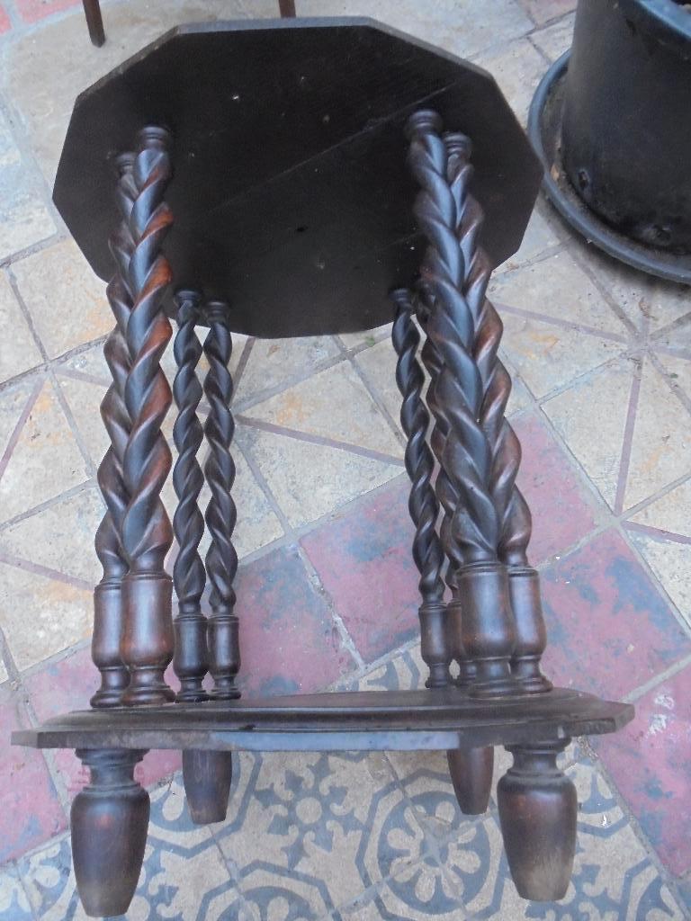 Ancienne table basse art déco avec pieds tournés, Enlèvement