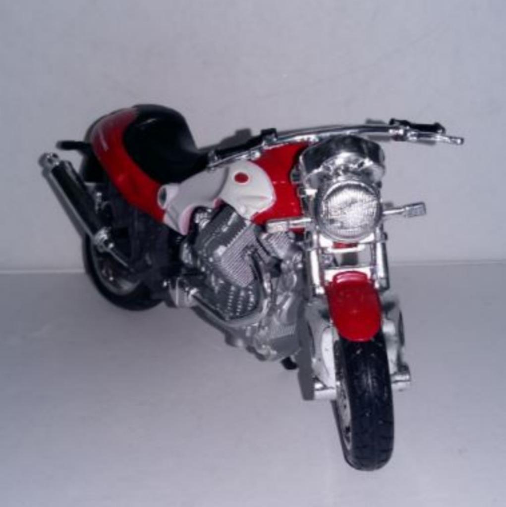 Moto de collection Moto Guzzi centauro, Enlèvement, Comme neuf, Autres types, Maisto