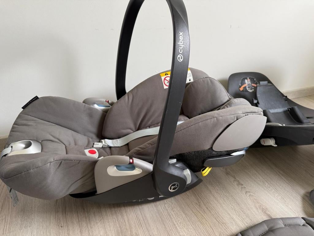 Autostoelset baby Cybex cloud Z i-size + Cybex Isofix Z base, Enfants & Bébés, Sièges auto, Enlèvement, Isofix
