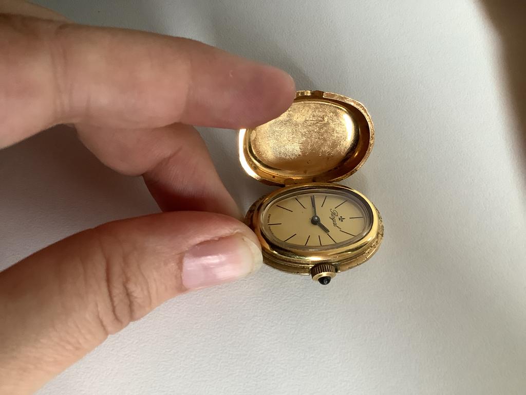 Leuke vintage horloge in locket swiss made, Ophalen of Verzenden, Gebruikt