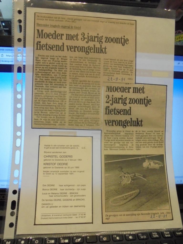 dp moeder met 3-jarig zoontje fietsend verongelukt, Verzamelen, Bidprentjes en Rouwkaarten, Ophalen of Verzenden, Bidprentje