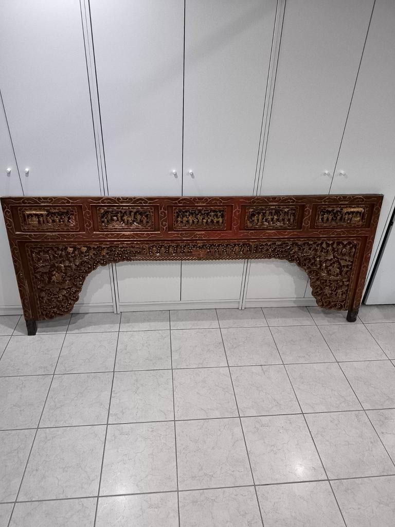 Antieke voorkant van altaar tafel, Ophalen