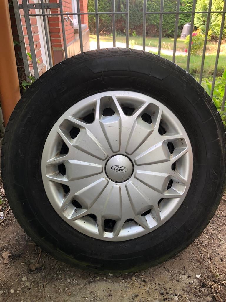 Ford tourneo velgen 4 stuks met banden 215/65 R 15 C, Ophalen