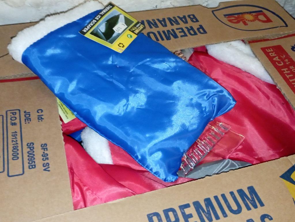 lot environ 50 grattoirs + gant rouge et bleu, Enlèvement ou Envoi, Neuf, Autres types