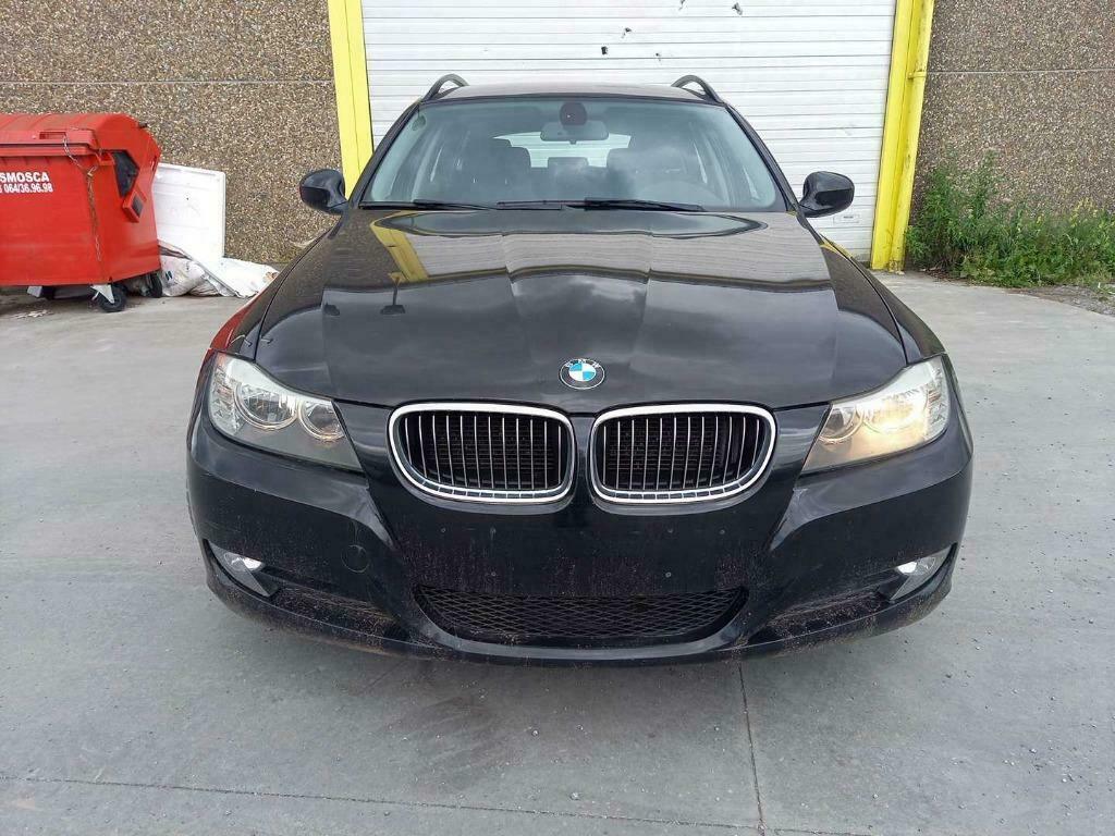 bmw 318d touring 2010 euro 5, Auto's, BMW, 100 kW, Euro 5, Zwart, 4 cilinders