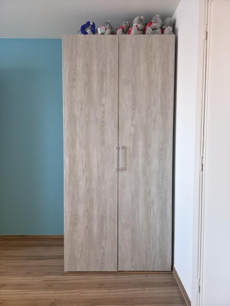 2-deur kleerkast 217cm in goede staat, Maison & Meubles, Enlèvement, Comme neuf