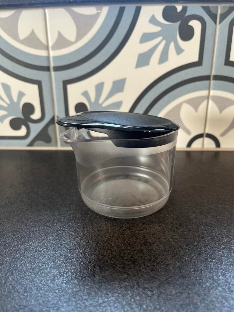 Melkkannetje tupperware, Ophalen, Zo goed als nieuw