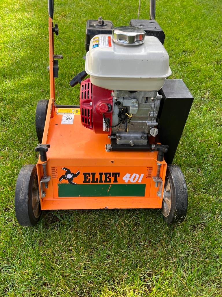 Verticuteermachine Eliet 401 te Huur, Ophalen