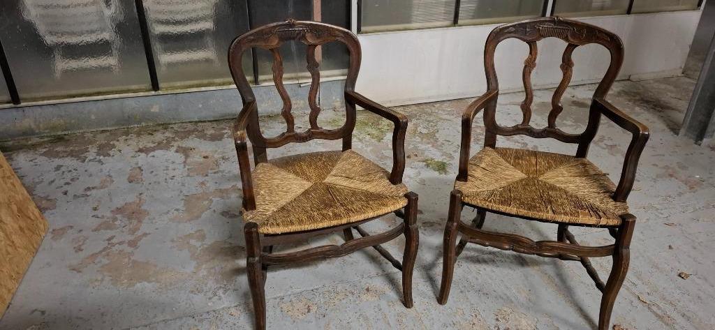2 antieke stoelen met armleuningen tweeling, Antiek en Kunst, Ophalen