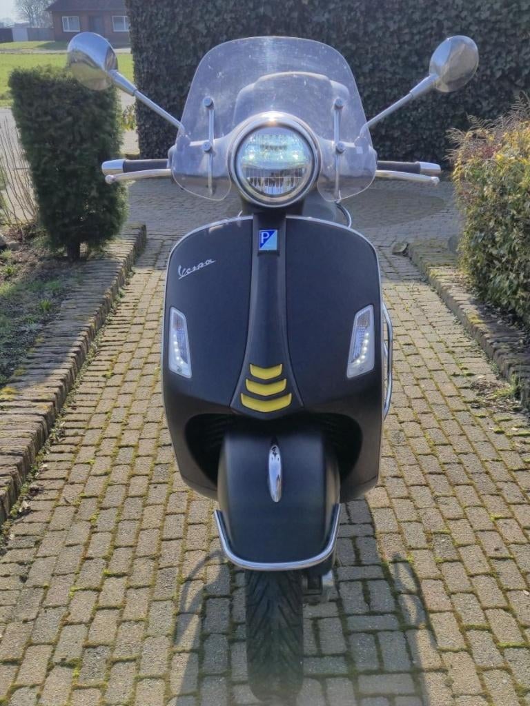Vespa GTS Super Tech 300 HPE    2022, Motoren, Scooter, Motorrijbewijs A, Gebruikt, Particulier
