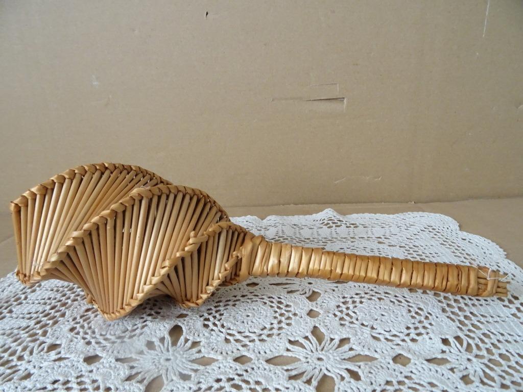 Curiosa India inheemse rammelaar Maraca Rattan shaker 28cm, Antiek en Kunst, Curiosa en Brocante, Ophalen of Verzenden