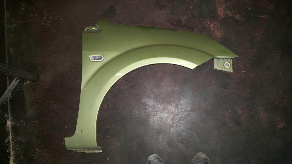 Spatborden voor Ford Fiésta 2005,2006 en 2007, Auto-onderdelen, Ophalen, Gebruikt, Voor, Spatbord