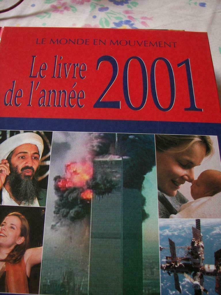 Livre Artis Historia - 2001 Le Livre de l'année, Ophalen, Zo goed als nieuw