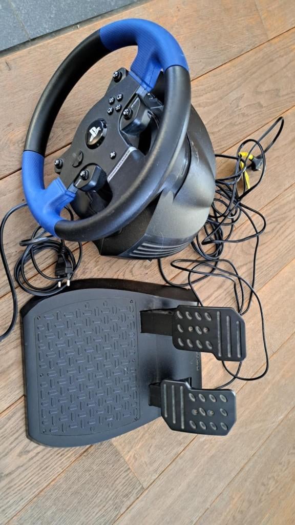 Console ps4 avec volant et pédales, 500 GB, Enlèvement ou Envoi, Avec 1 manette, Comme neuf