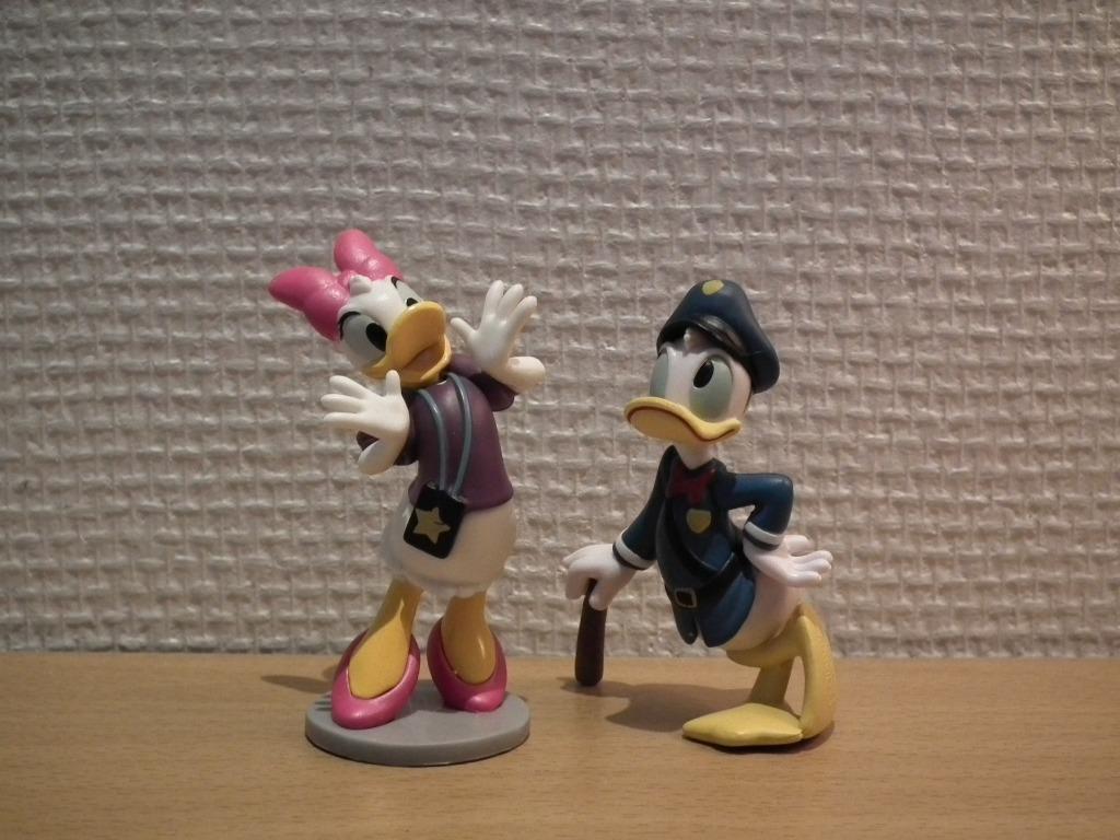 2 figurines Disney pour enfant (Donald & Daisy), Envoi, Donald Duck, Comme neuf, Statue ou Figurine