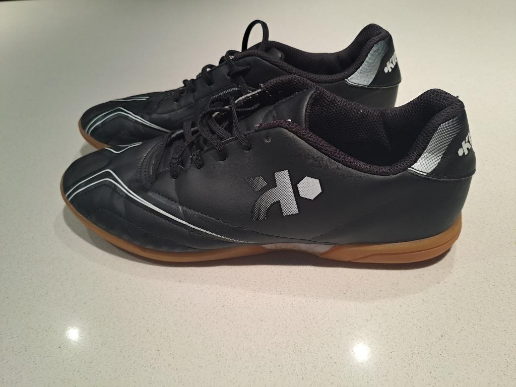 Indoor voetbalschoen Kipsta draagmaat 43, Ophalen of Verzenden, Zo goed als nieuw, Schoenen