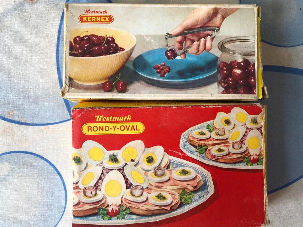 Kersen ontpitter en eiersnijder retro, Ophalen, Zo goed als nieuw