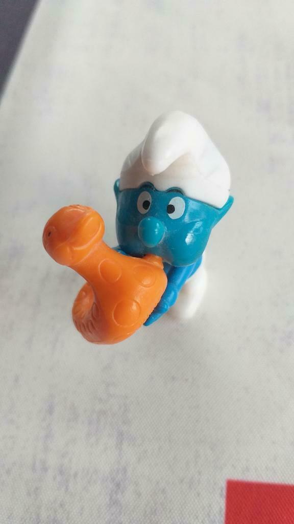 Figurine Kinder représentant un Schtroumpf, Collections, Schtroumpfs, Utilisé, Poupée, Figurine ou Peluche, Enlèvement ou Envoi