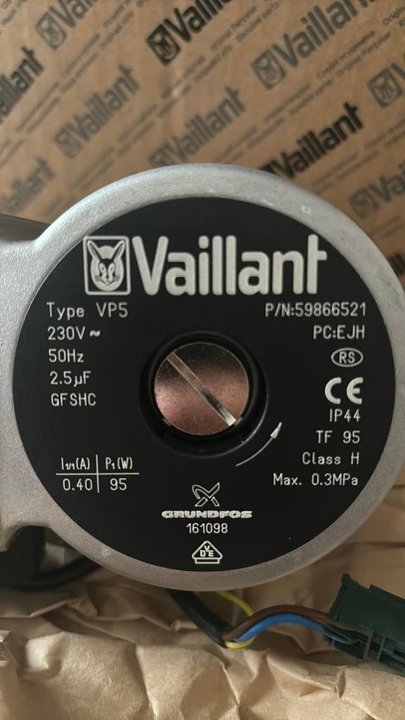 Circulateur Vaillant VP5 chaudiere mazout, Enlèvement, Comme neuf