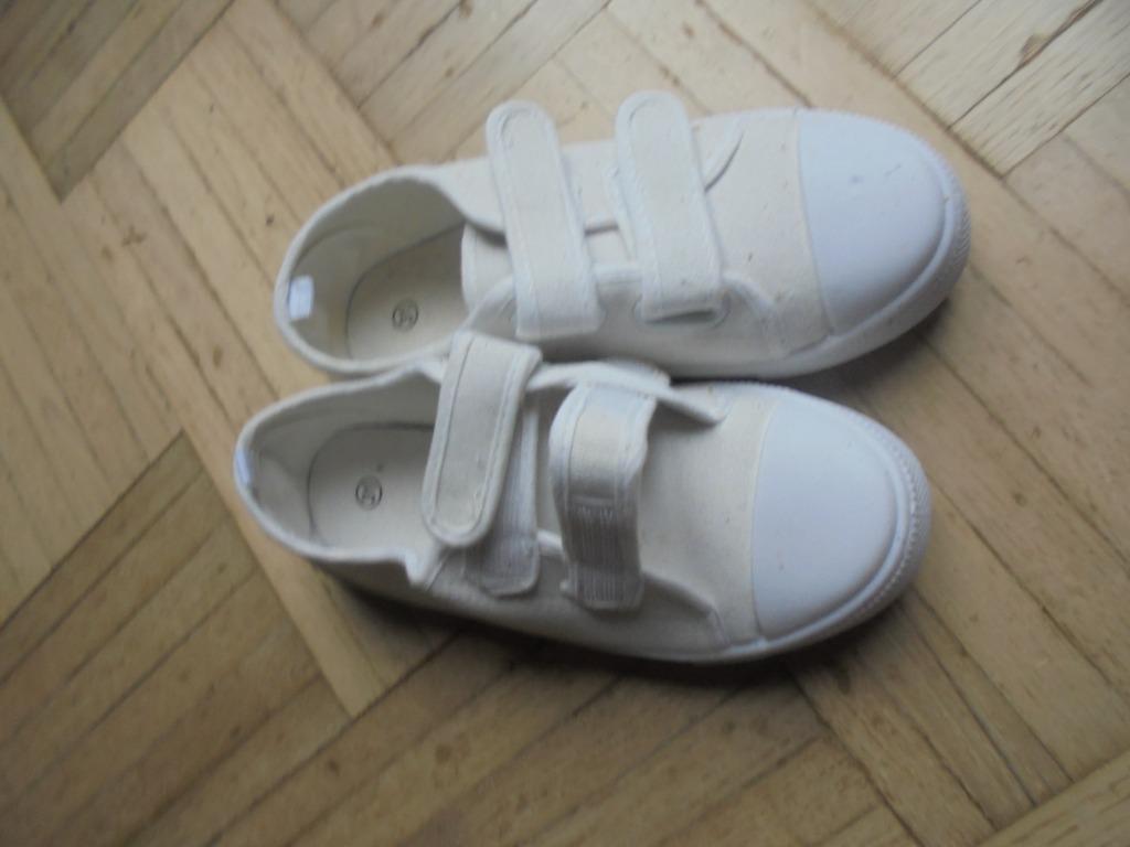 chaussons de gymnastique neufs taille 25 et taille 31, Sports & Fitness, Gymnastique, Enlèvement ou Envoi, Neuf, Blanc, Chaussons de gymnastique