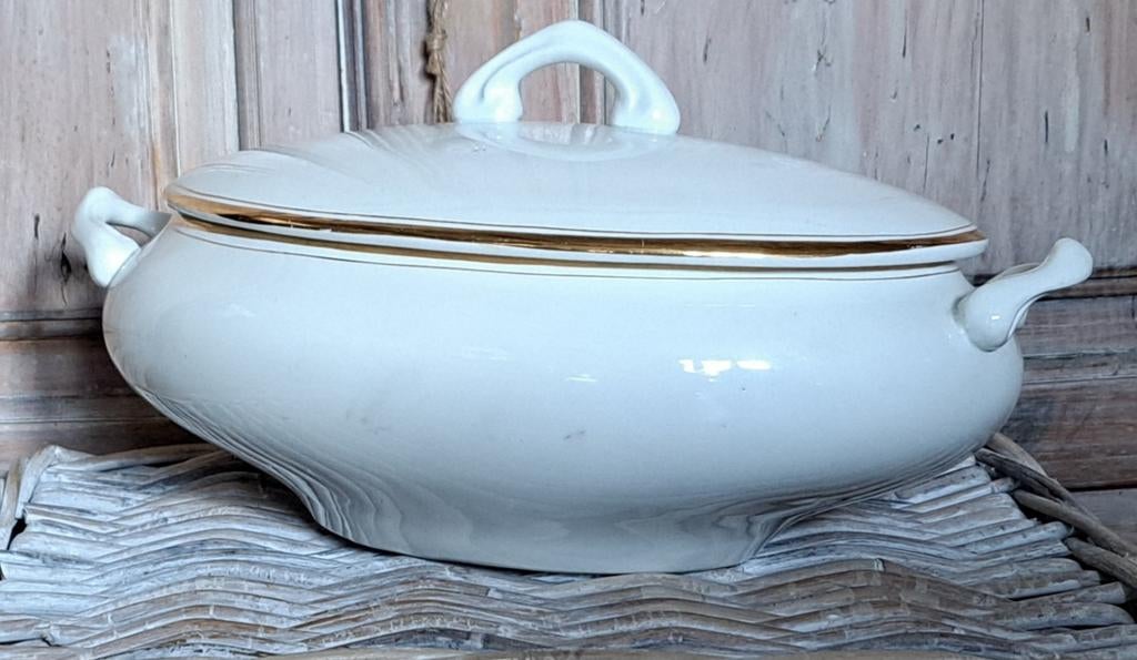 Vintage porseleinen groentekom met gouden rand , Belgisch, Ophalen of Verzenden