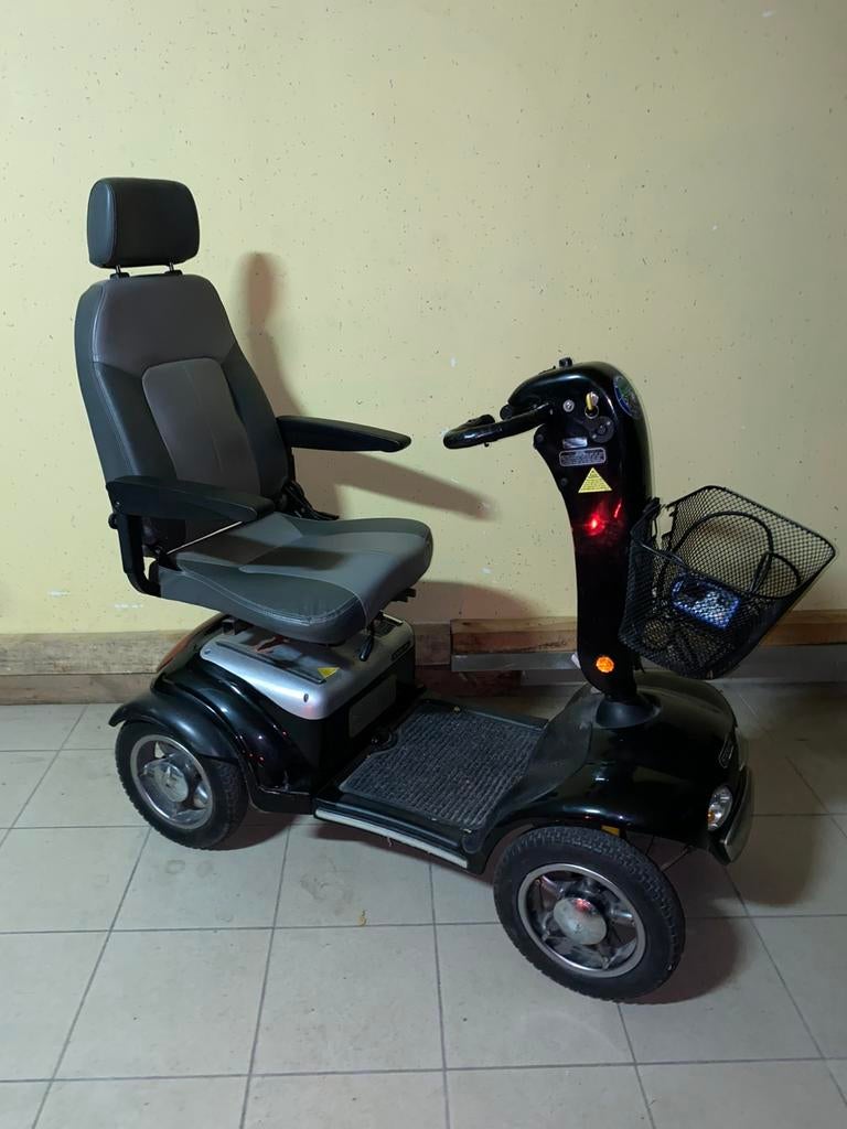 Scootmobiel Shoprider deluxe 4 elektrische invalide scooter, Diversen, Ophalen of Verzenden, Inklapbaar, Zo goed als nieuw, Elektrische rolstoel