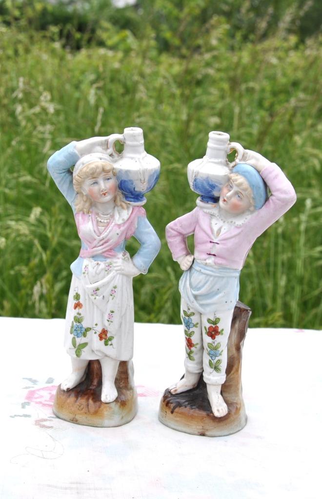 paire de statuettes porteurs d'eau en biscuit, Antiquités & Art, Enlèvement ou Envoi
