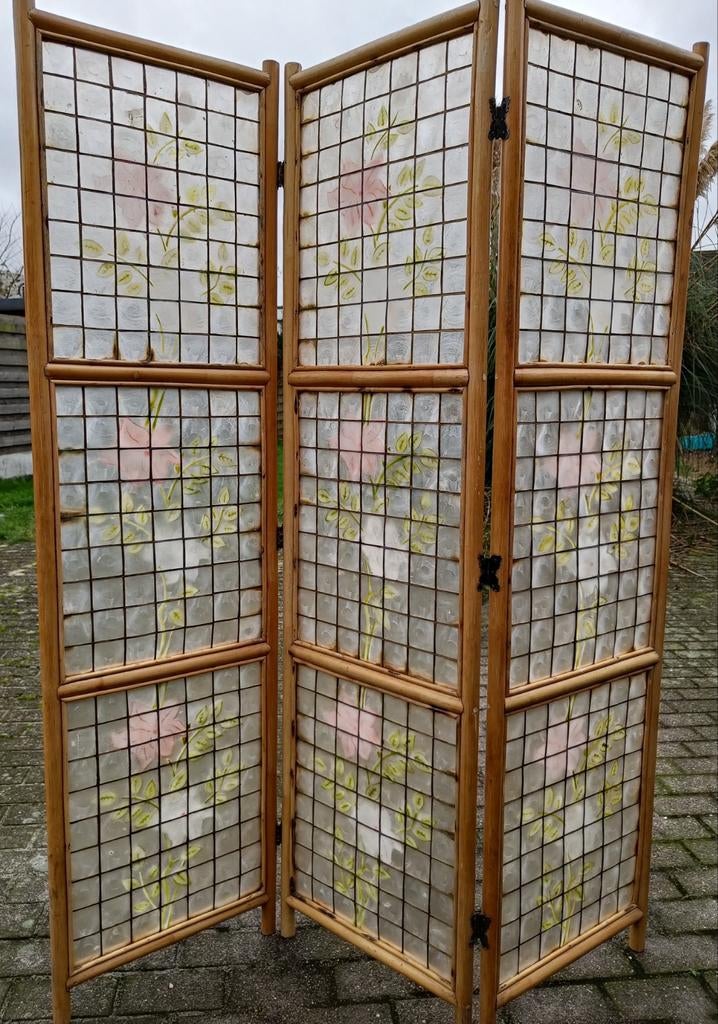 Vintage kamerscherm bamboe/parelmoer bloemmotief., Huis en Inrichting, Woonaccessoires | Kamerschermen, Ophalen, Gebruikt