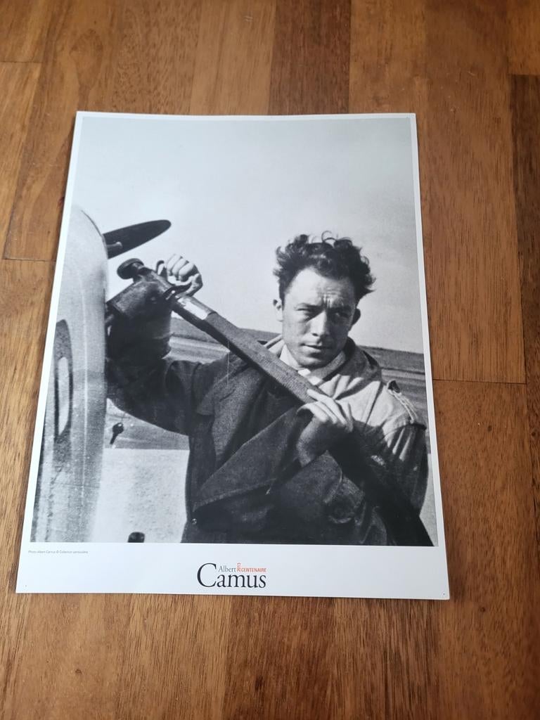 Foto Albert Camus ca 40 x 30 cm, Antiek en Kunst, Ophalen of Verzenden