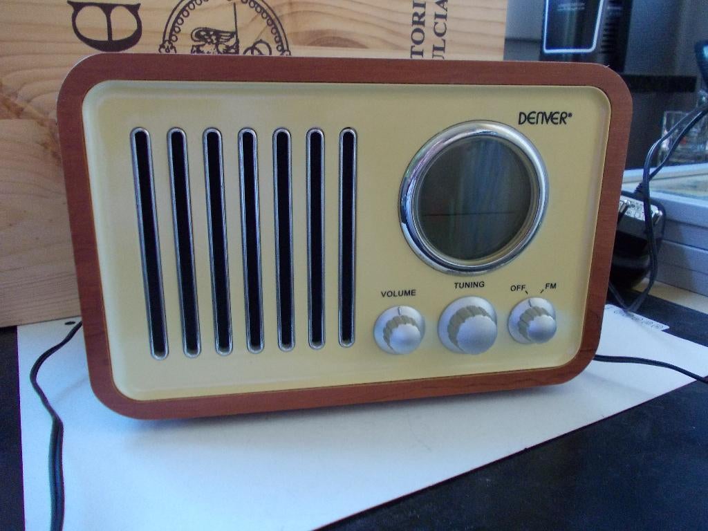 Denver retro radio + klokradio, Ophalen of Verzenden, Gebruikt, Radio