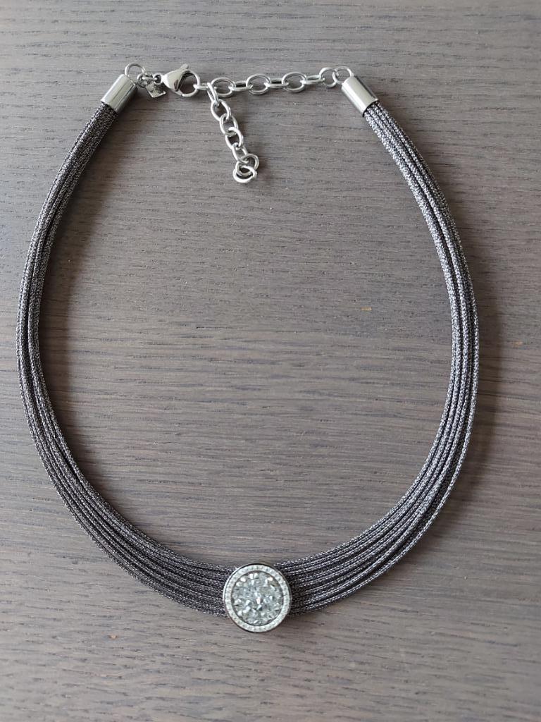 Halsketting, Handtassen en Accessoires, Kettingen, Ophalen, Overige materialen, Nieuw, Grijs
