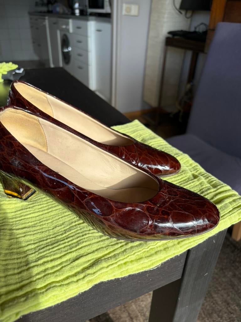 Chaussure pour femme en cuir verni marron foncé pointure 40, Enlèvement