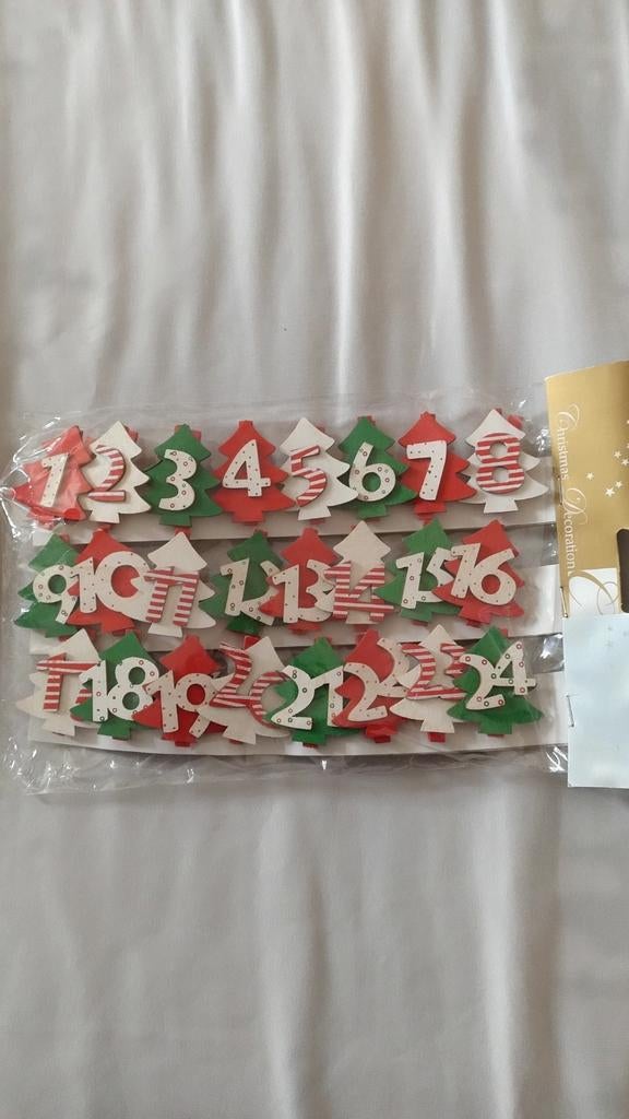 Advent kalender in hout, Ophalen, Zo goed als nieuw