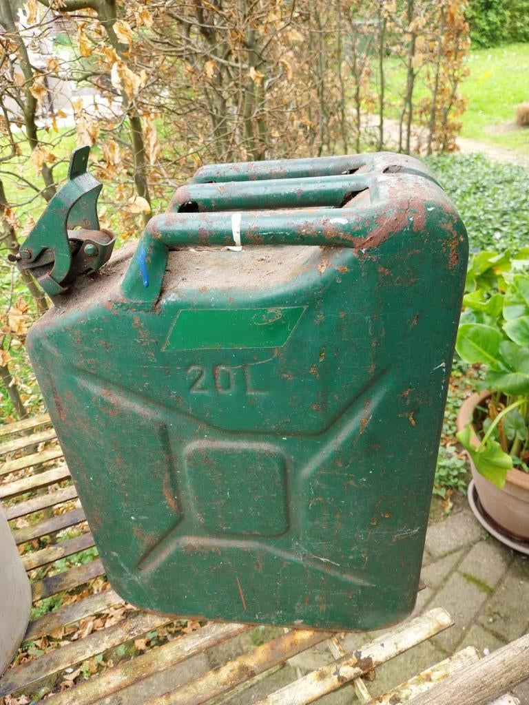 Jerrycan, Ophalen