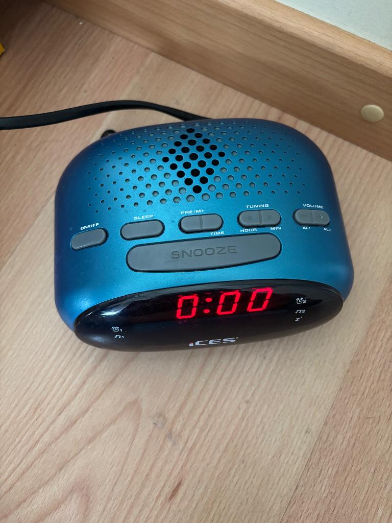 ICES wekkerradio, Ophalen of Verzenden, Zo goed als nieuw, Digitaal