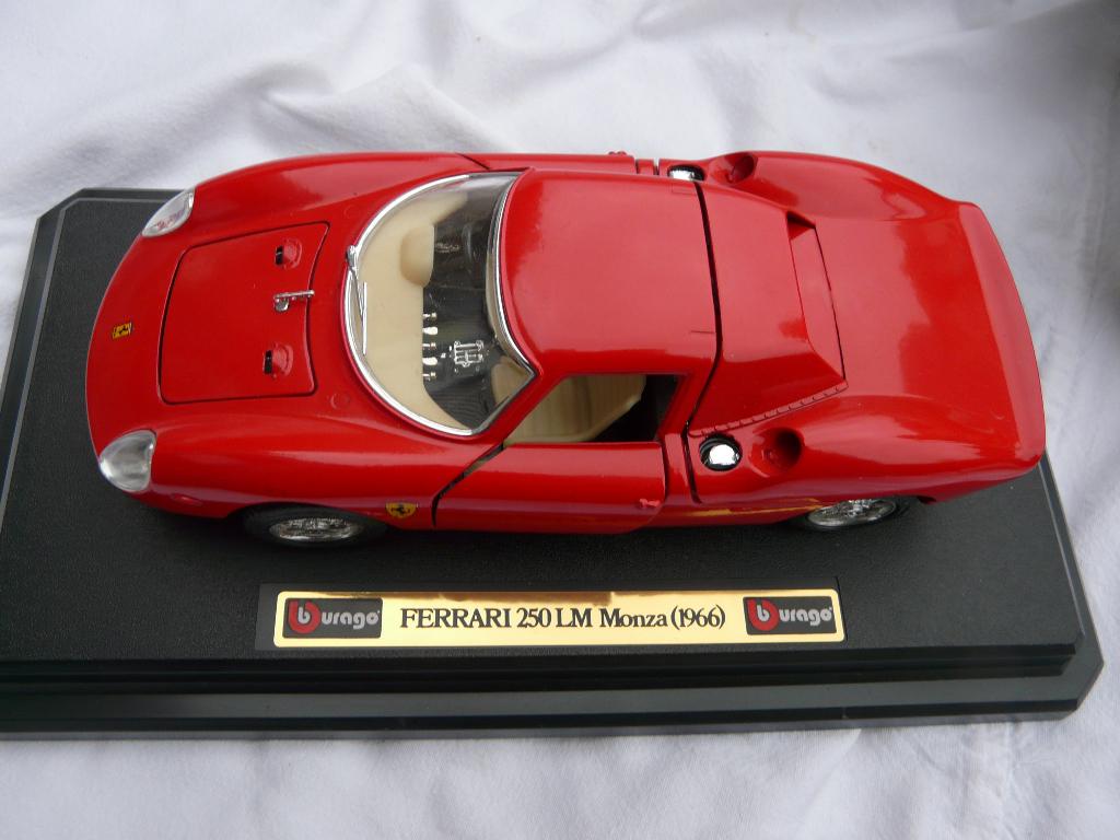 Bburago rode Ferrari 250 LM Monza 1966  1:18, Ophalen, Zo goed als nieuw, Auto, Burago