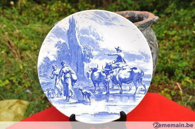 §  plat decoratif decor bleu au boeuf et chien, Antiquités & Art, Enlèvement ou Envoi