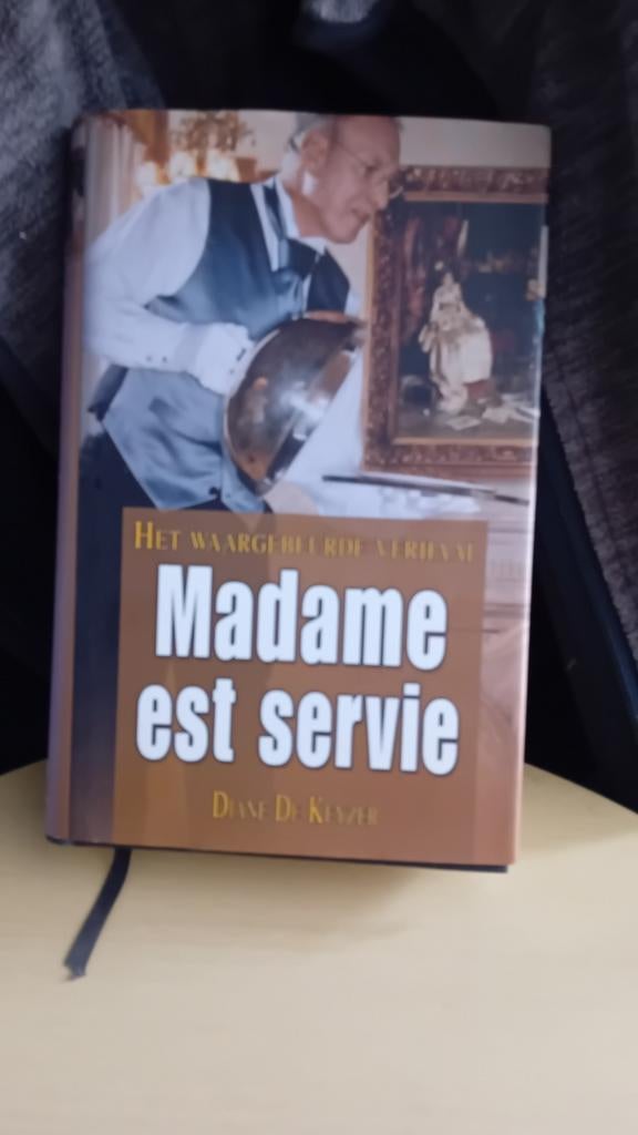 Madame West, Serbie, Enlèvement ou Envoi, Neuf, Art et Culture