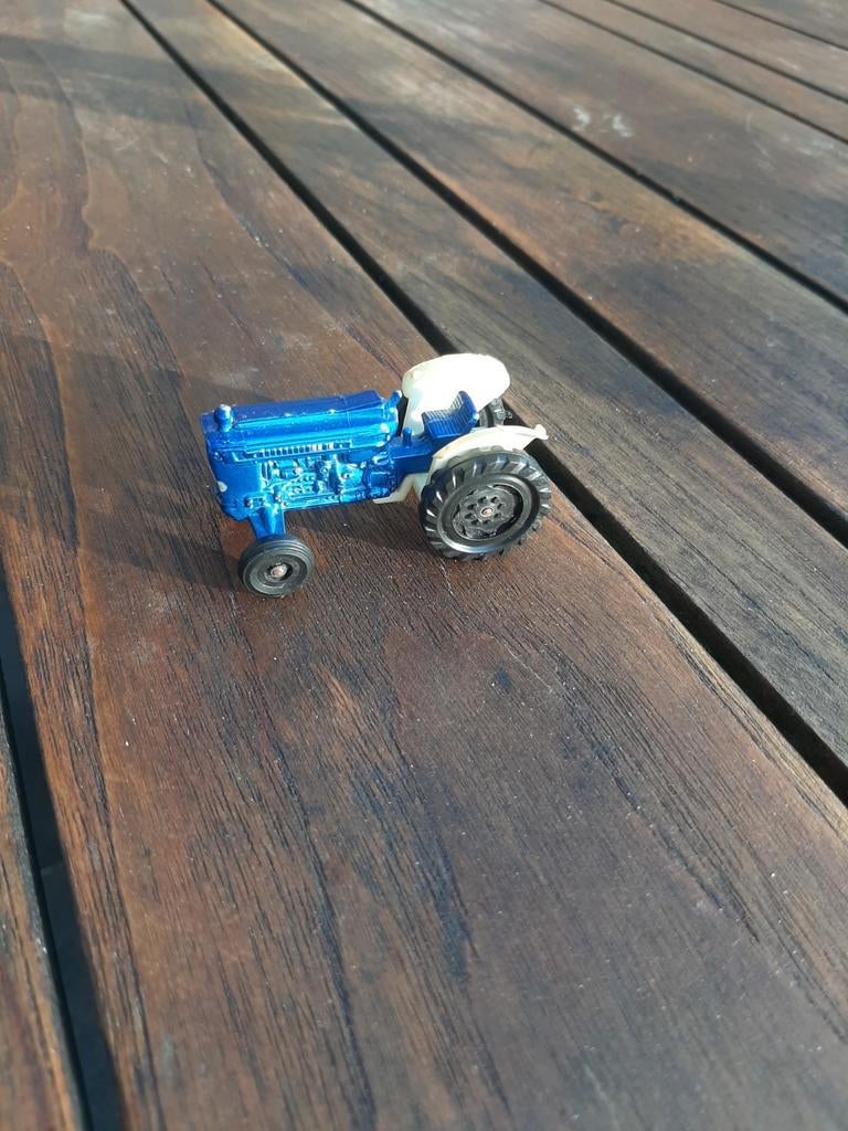 MAJORETTE #253 TRACTEUR TRACTOR BLUE WHITE, Antiek en Kunst, Ophalen of Verzenden